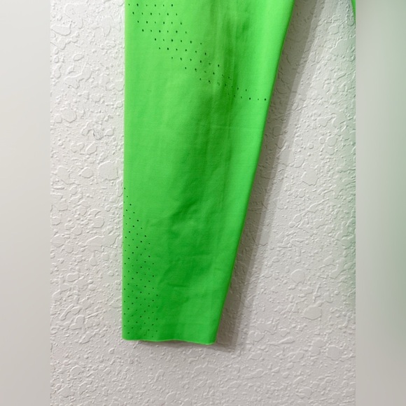 BuffBunny Neon Green Leggings Viva la Vibe Laser Cropped - M - Picture 4 of 11